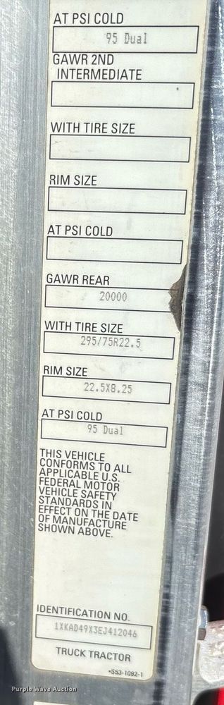 image for item DT6712 2014 Kenworth T660 semi truck