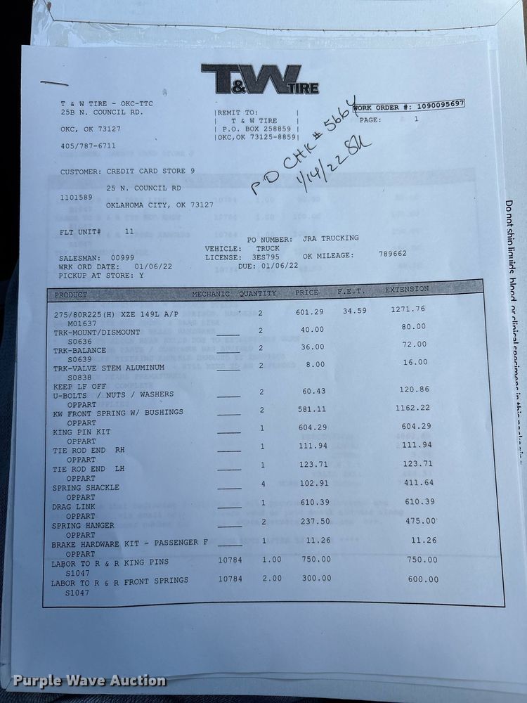 image for item DT6712 2014 Kenworth T660 semi truck