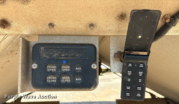 image for item DT6714 2012 Timpte Supper Hopper grain trailer