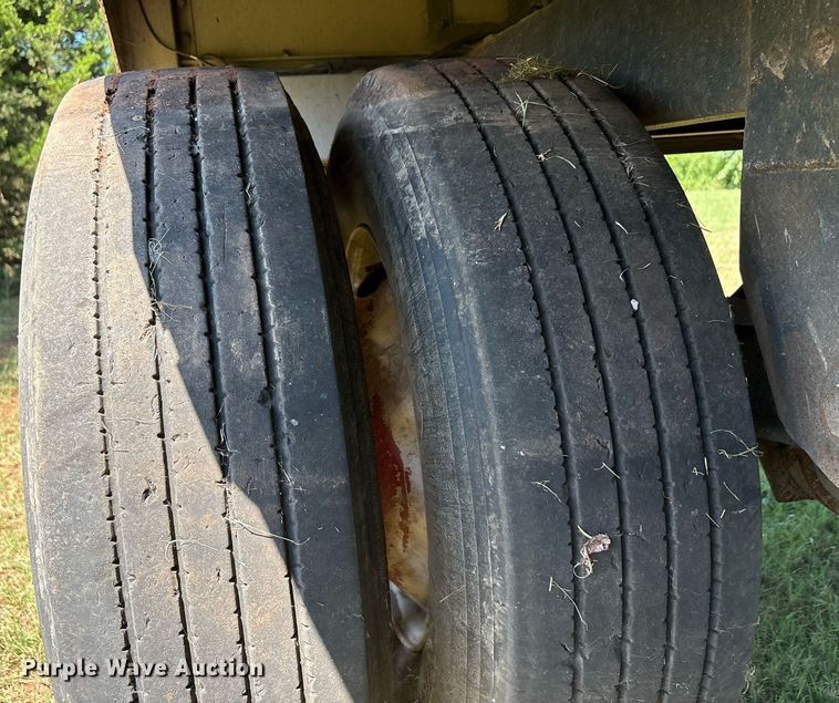 image for item DT6714 2012 Timpte Supper Hopper grain trailer