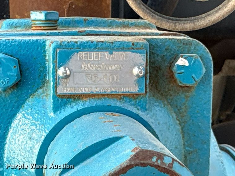 image for item DT6715 2020 Kenworth T680 semi truck