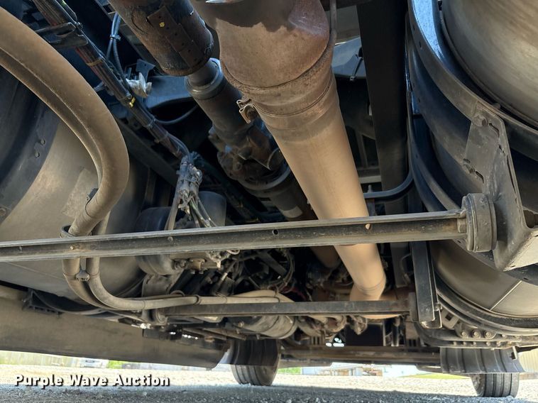 image for item DT6715 2020 Kenworth T680 semi truck