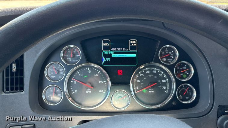 image for item DT6715 2020 Kenworth T680 semi truck