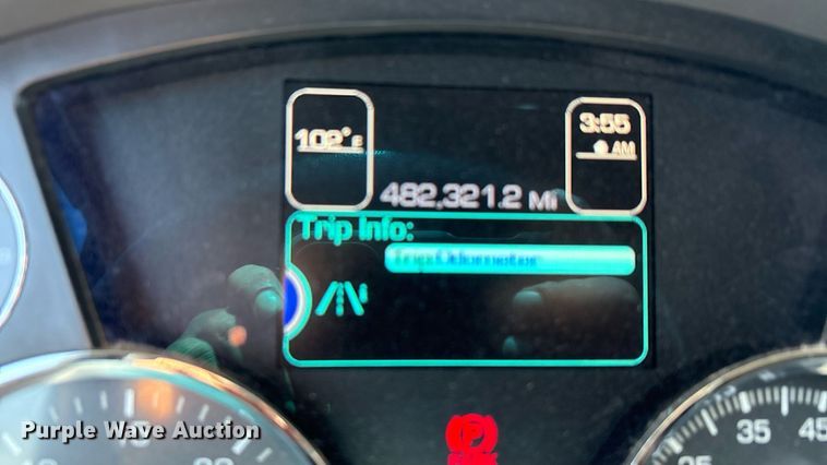 image for item DT6715 2020 Kenworth T680 semi truck