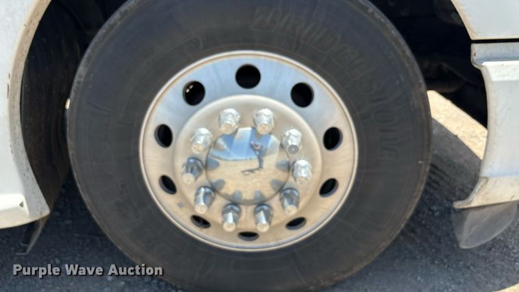 image for item DT6715 2020 Kenworth T680 semi truck