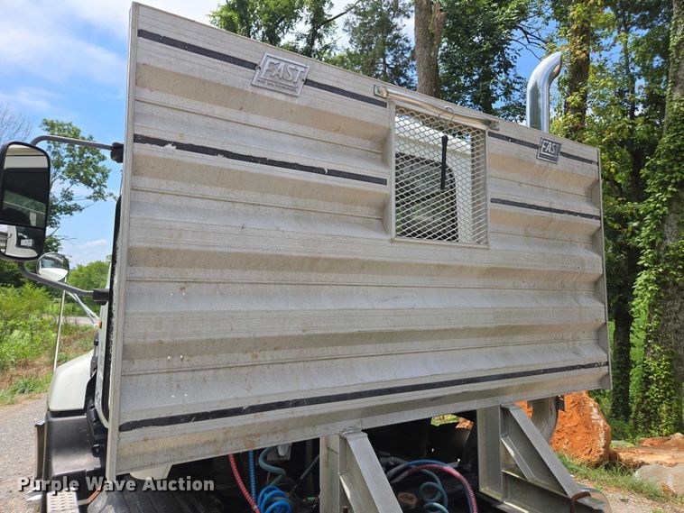 image for item DU7943 2014 Mack CXU613 semi truck