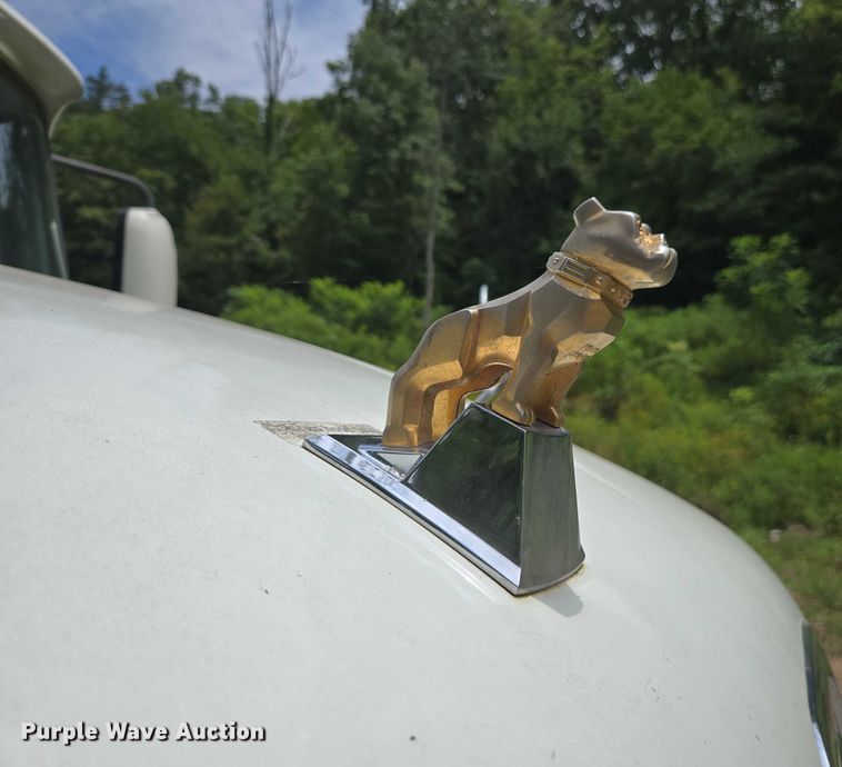 image for item DU7943 2014 Mack CXU613 semi truck