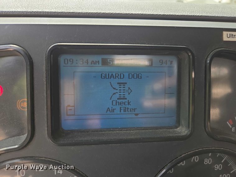 image for item DU7943 2014 Mack CXU613 semi truck