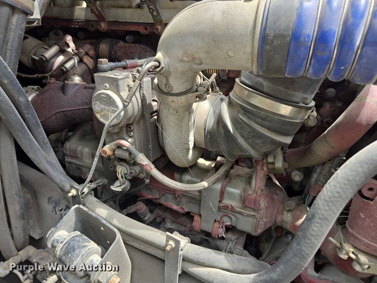 image for item DU7943 2014 Mack CXU613 semi truck