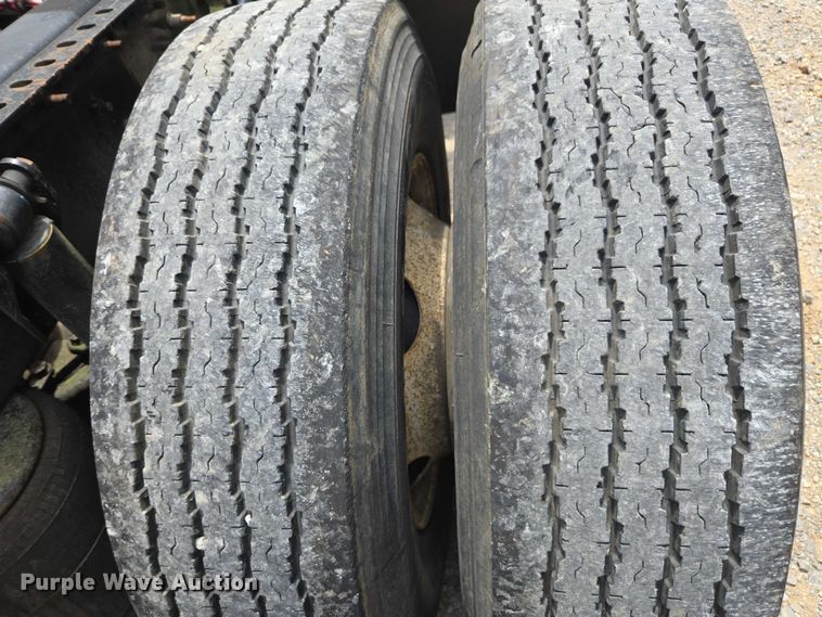 image for item DU7943 2014 Mack CXU613 semi truck