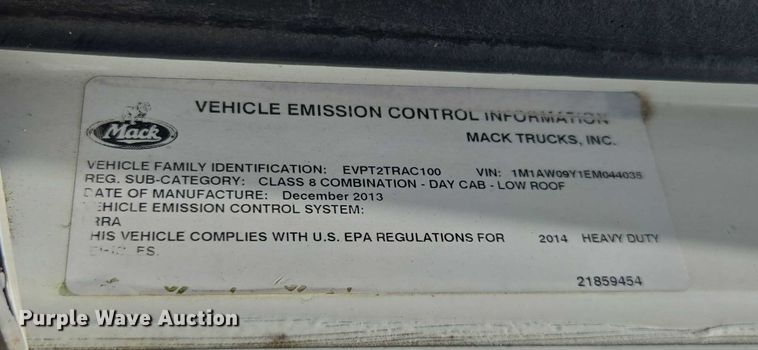 image for item DU7943 2014 Mack CXU613 semi truck