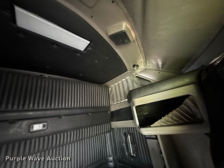 image for item DU9364 2013 Kenworth T660 semi truck