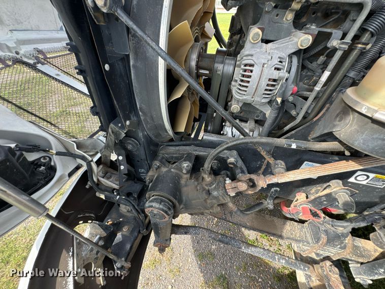 image for item DU9364 2013 Kenworth T660 semi truck