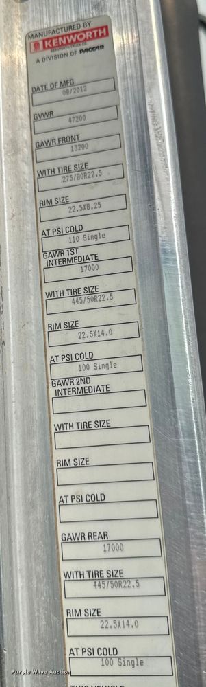 image for item DU9364 2013 Kenworth T660 semi truck