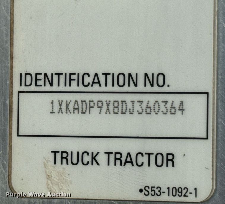 image for item DU9364 2013 Kenworth T660 semi truck