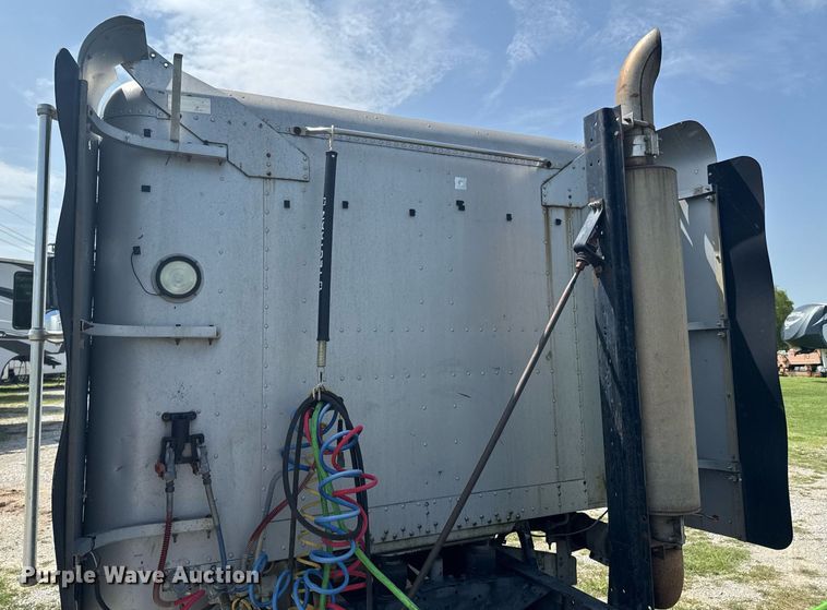 image for item DU9368 1991 Freightliner USF-1E semi truck