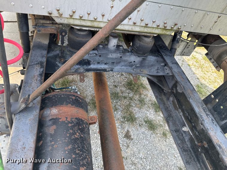 image for item DU9368 1991 Freightliner USF-1E semi truck