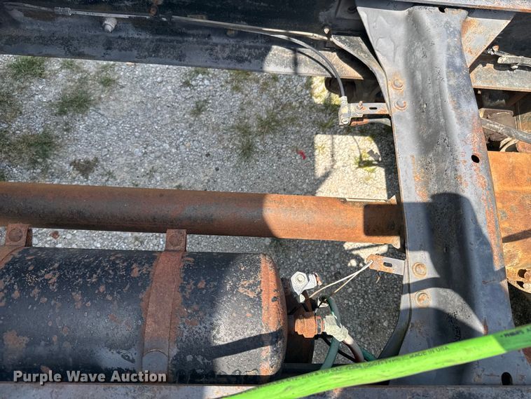 image for item DU9368 1991 Freightliner USF-1E semi truck