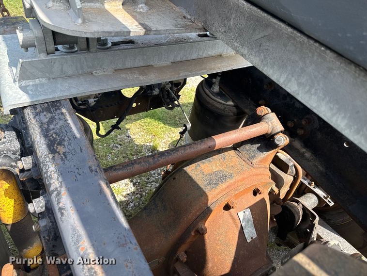 image for item DU9368 1991 Freightliner USF-1E semi truck