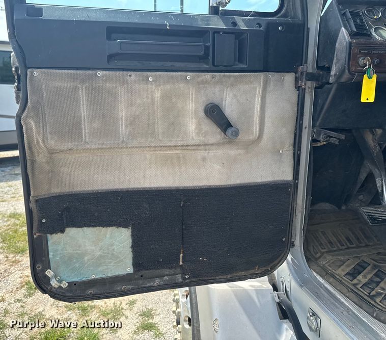 image for item DU9368 1991 Freightliner USF-1E semi truck