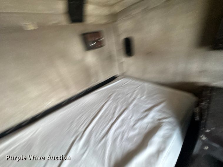 image for item DU9368 1991 Freightliner USF-1E semi truck