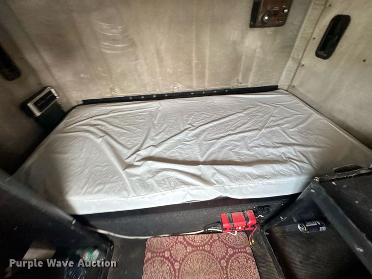 image for item DU9368 1991 Freightliner USF-1E semi truck