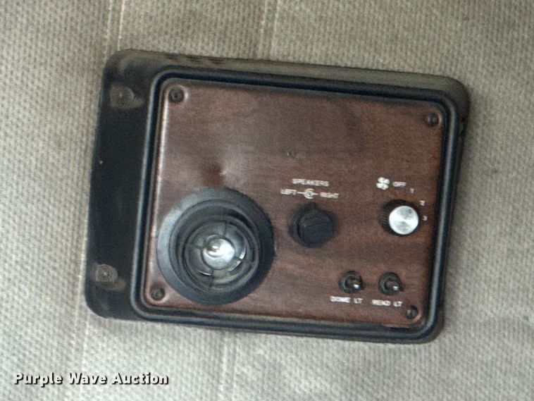 image for item DU9368 1991 Freightliner USF-1E semi truck