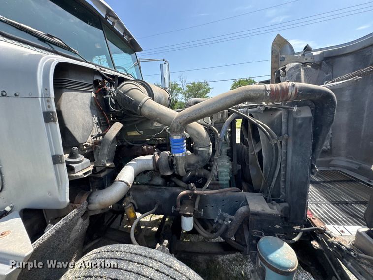 image for item DU9368 1991 Freightliner USF-1E semi truck