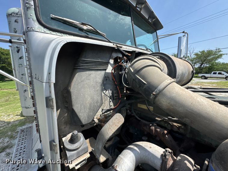 image for item DU9368 1991 Freightliner USF-1E semi truck