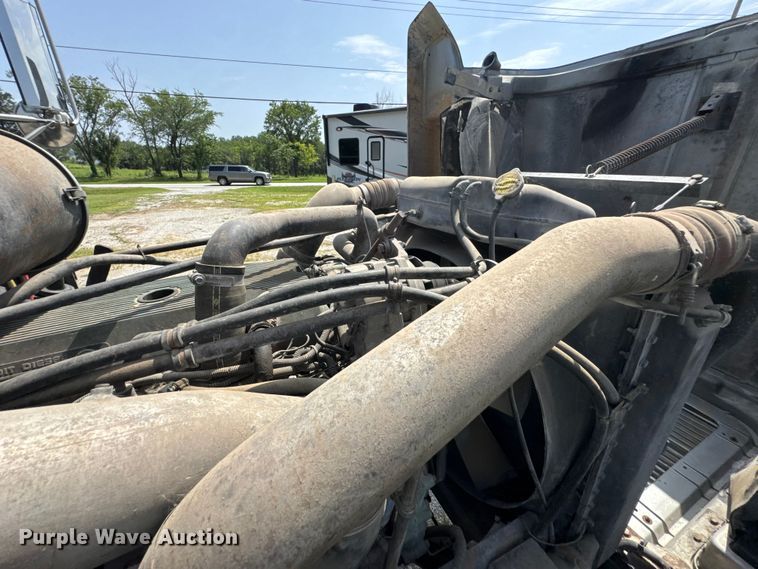 image for item DU9368 1991 Freightliner USF-1E semi truck