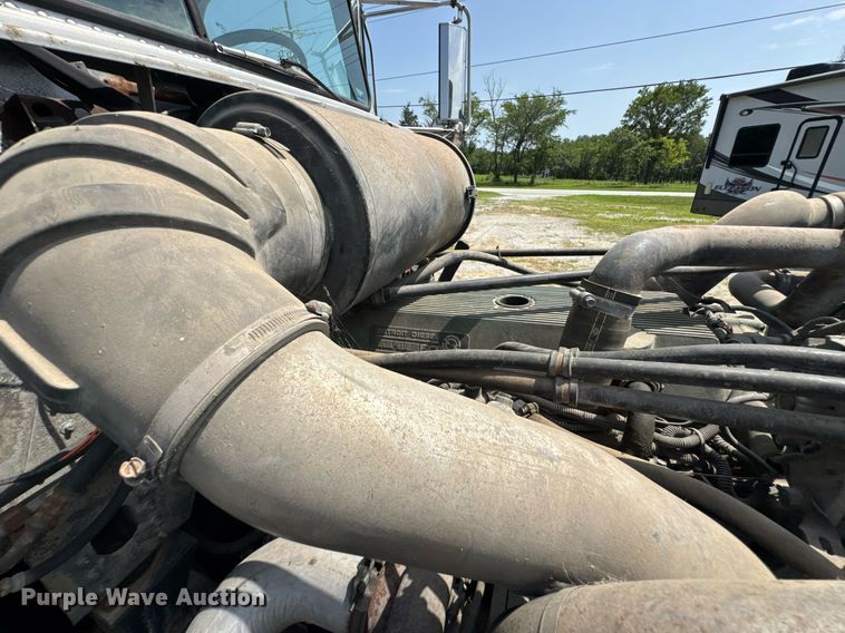 image for item DU9368 1991 Freightliner USF-1E semi truck