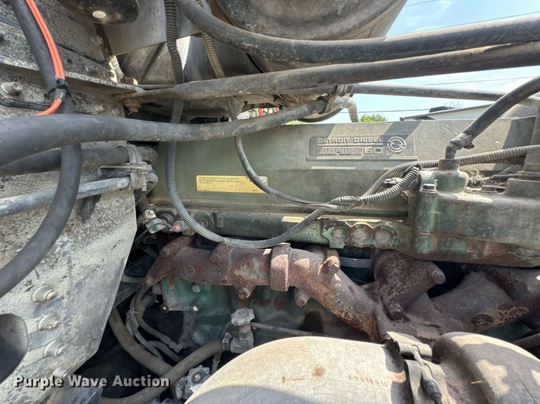 image for item DU9368 1991 Freightliner USF-1E semi truck