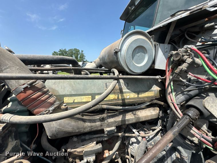 image for item DU9368 1991 Freightliner USF-1E semi truck