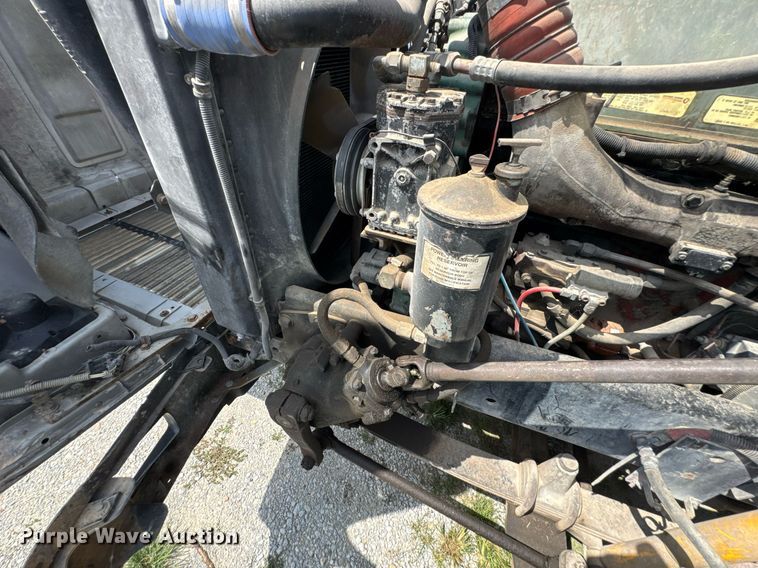 image for item DU9368 1991 Freightliner USF-1E semi truck