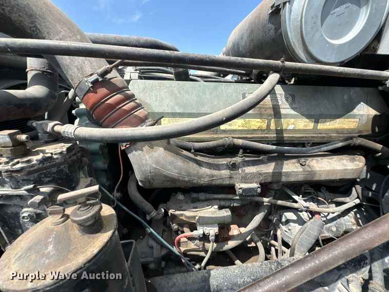 image for item DU9368 1991 Freightliner USF-1E semi truck