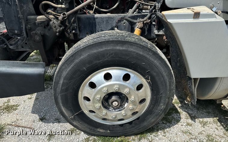 image for item DU9368 1991 Freightliner USF-1E semi truck