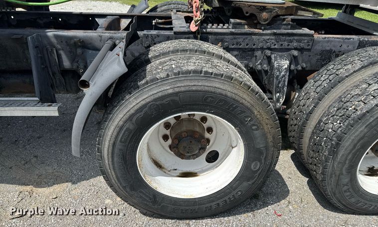 image for item DU9368 1991 Freightliner USF-1E semi truck