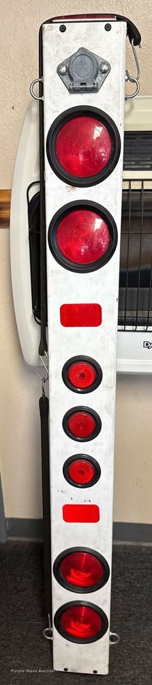 image for item DU9368 1991 Freightliner USF-1E semi truck