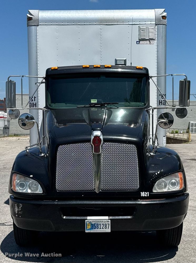 image for item DU9426 2013 Kenworth T370 box truck