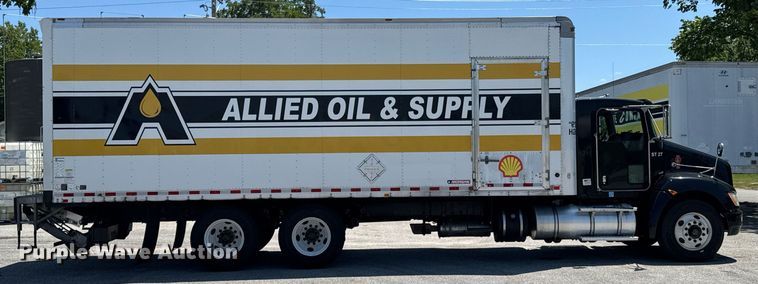 image for item DU9426 2013 Kenworth T370 box truck