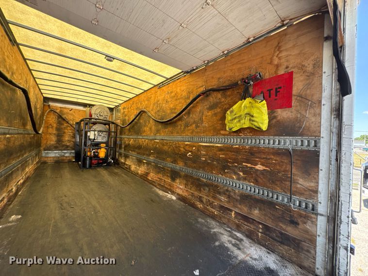 image for item DU9426 2013 Kenworth T370 box truck