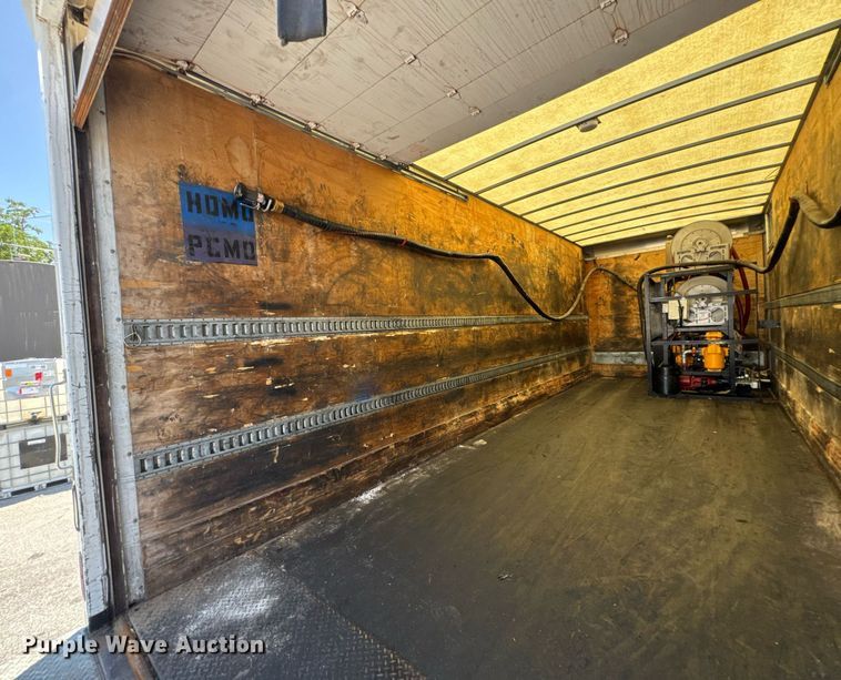 image for item DU9426 2013 Kenworth T370 box truck