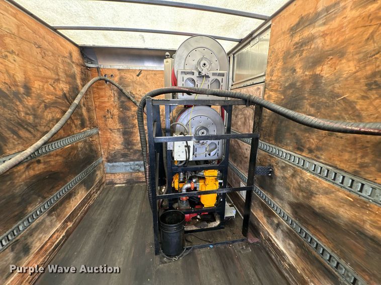 image for item DU9426 2013 Kenworth T370 box truck