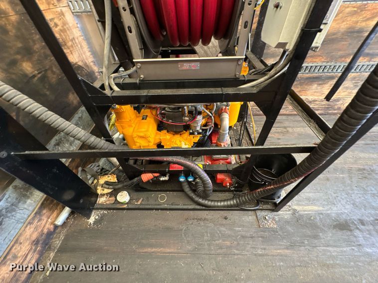 image for item DU9426 2013 Kenworth T370 box truck