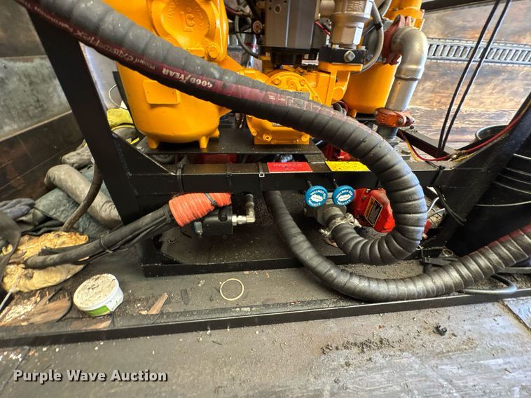 image for item DU9426 2013 Kenworth T370 box truck