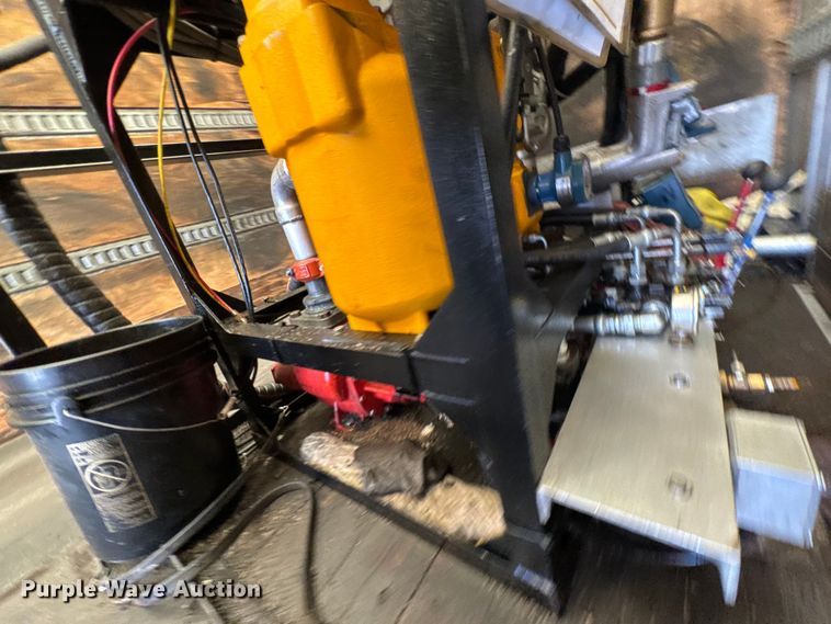 image for item DU9426 2013 Kenworth T370 box truck