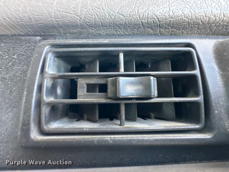 image for item DU9426 2013 Kenworth T370 box truck