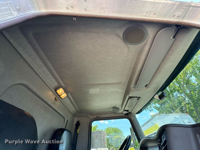 image for item DU9426 2013 Kenworth T370 box truck