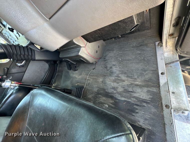 image for item DU9426 2013 Kenworth T370 box truck