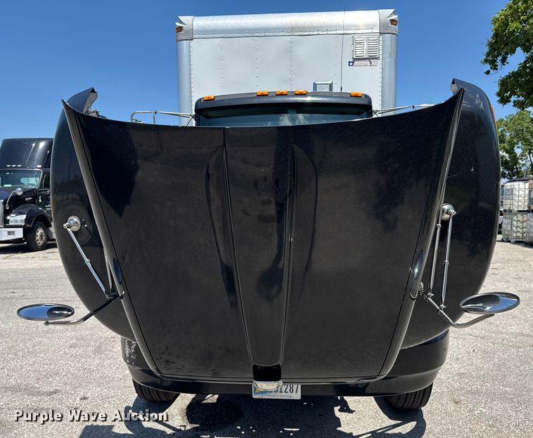 image for item DU9426 2013 Kenworth T370 box truck